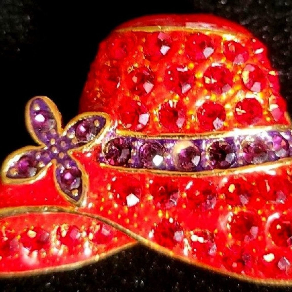 Vintage Brooch Red